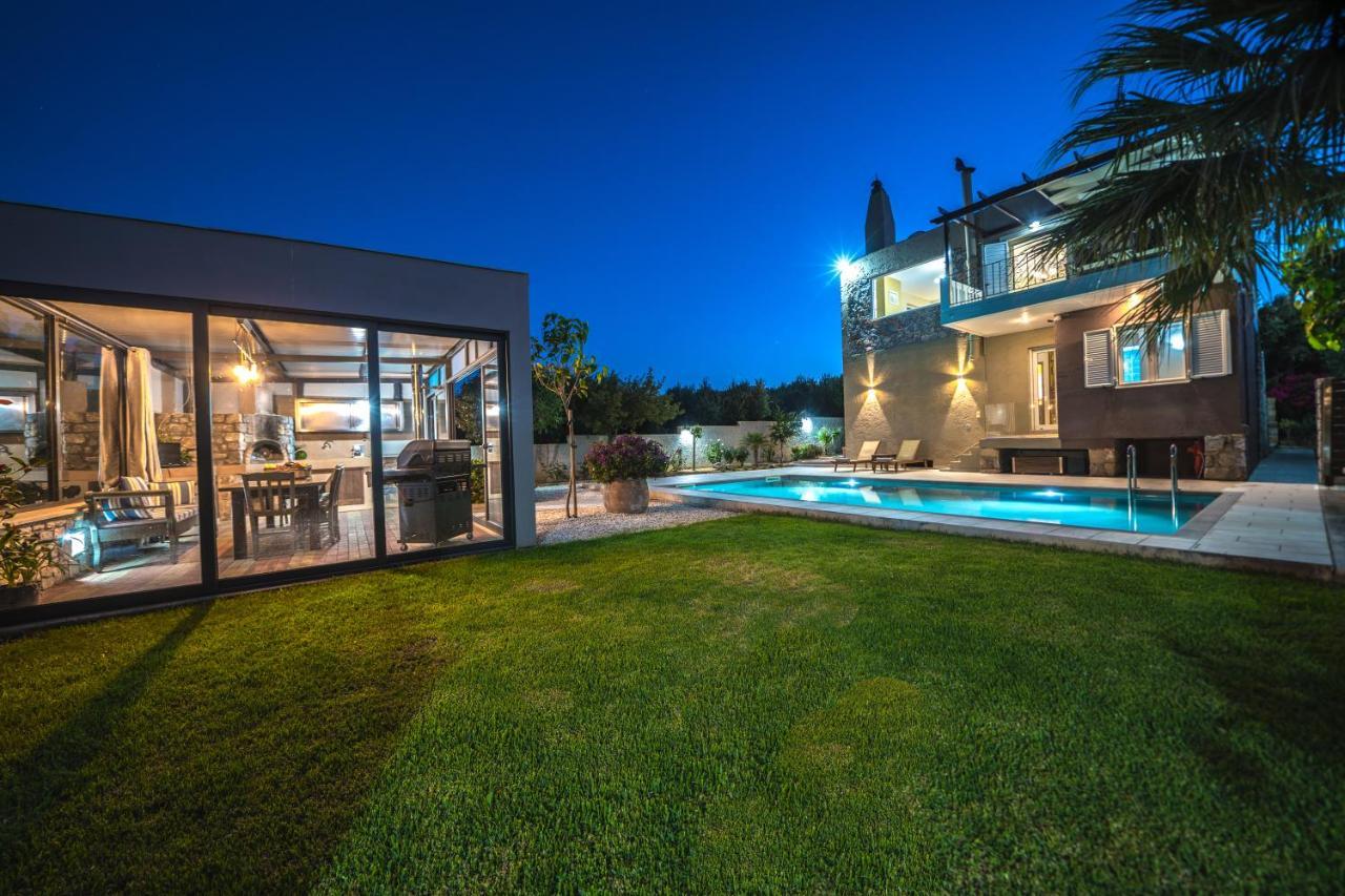 Petronila Luxury Villa With Heated Private Pool Kissamos Bagian luar foto